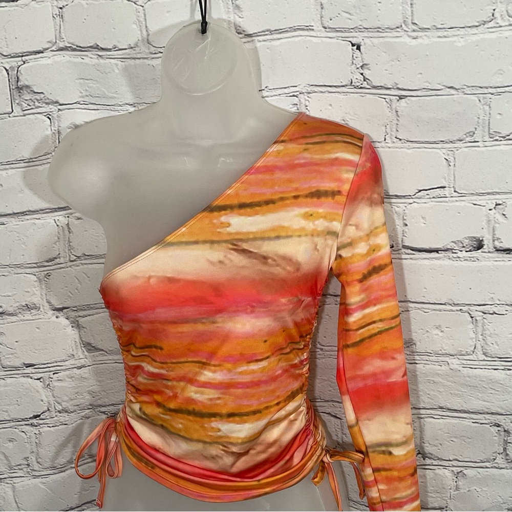 5/$45 Women’s NWT Pretty Little Thing Size 4 Top